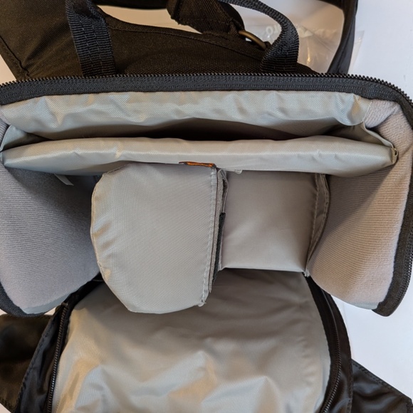 LowePro Camera Bag NWT - Picture 4 of 8